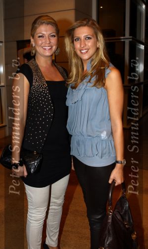 Amsterdam, 12 September 2009
Winter modeshow Mart Visser in het Apollo hotel
Echte Gooische Mreisjes Bo & Florine
Foto Peter Smulders BV