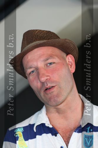 Bussim, 24 Augustus 2009
\'t Spant Perspresentatie RTL Winetrseizoen 2009/2010
Eddy Zoey
Foto Peter Smulders