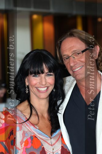 Bussim, 24 Augustus 2009
\'t Spant Perspresentatie RTL Winetrseizoen 2009/2010
Eric v Tijn en Sandra Schuurhof
Foto Peter Smulders