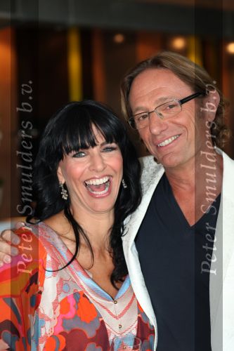 Bussim, 24 Augustus 2009
\'t Spant Perspresentatie RTL Winetrseizoen 2009/2010
Eric v Tijn en Sandra Schuurhof
Foto Peter Smulders