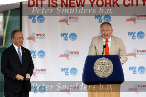 New York 9 september 2009
Bezoek prins Willem Alexander en prinses Maxima aan New York voor NYC 400.Frans Timmermans met burgemeester Bloomberg
Peter Smulders bv