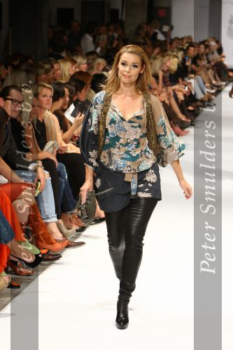 Amsterdam, 7 September 2009
Modeshow van Raak
Froukje de Both als mannequin
Foto Peter Smulders BV