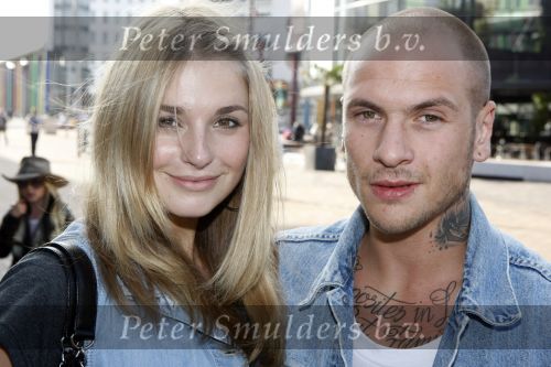 Amsterdam 17 augustus 2009
Premiere Hannah Montana in pathe arena. Gaby Blaaser met vriend en zijn dochter
Peter Smulders bv