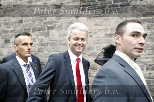 Den Haag 15 september 2009
Prinsjesdag op het binnenhof met alle hoedjes. Geert wilders met zijn vrouw
Peter Smulders bv