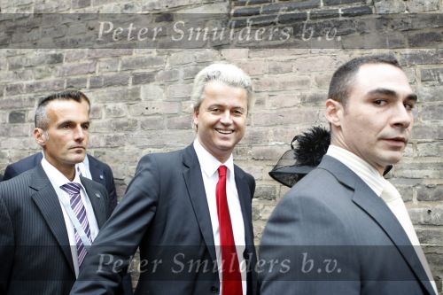 Den Haag 15 september 2009
Prinsjesdag op het binnenhof met alle hoedjes. Geert wilders met zijn vrouw
Peter Smulders bv