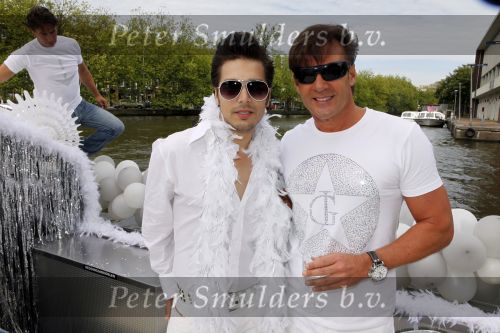 Amsterdam 1 augustus 2009
Gerard Joling heeft tijdens de gay pride in amsterdam een eigen boot met daarop diverse bekende nederlanders.
Peter Smulders bv