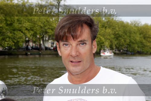 Amsterdam 1 augustus 2009
Gerard Joling heeft tijdens de gay pride in amsterdam een eigen boot met daarop diverse bekende nederlanders.
Peter Smulders bv