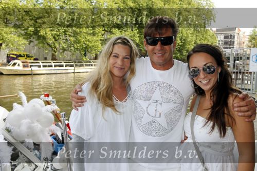 Amsterdam 1 augustus 2009
Gerard Joling heeft tijdens de gay pride in amsterdam een eigen boot met daarop diverse bekende nederlanders. gerard met Justine Huffmeier en Tina Nijkamp
Peter Smulders bv