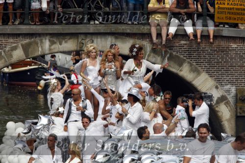 Amsterdam 1 augustus 2009
Gay pride op de amsterdamse grachten. Gerard Joling Patricias Paay en Patty Brard
Peter Smulders bv
