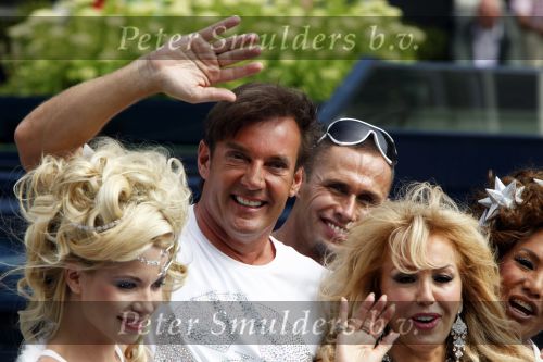 Amsterdam 1 augustus 2009
Gay pride op de amsterdamse grachten. Gerard Joling Patricias Paay en Patty Brard
Peter Smulders bv
