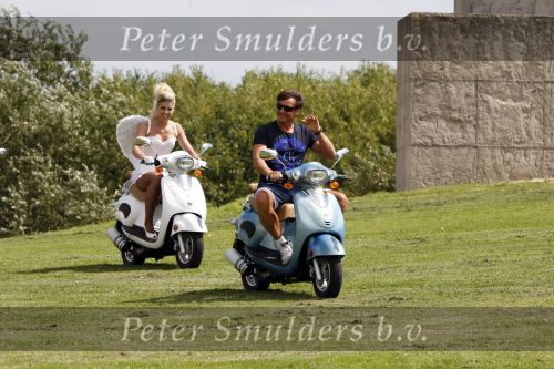 Spaarnwoude 4 augustus 2009
Persconferentie optreden Gerard Joling. Patricia Paay en Antje Monteiro waren ook aanwezig. Gerard kwam met 4 engeltjes op een scooter aanrijden.
Peter Smulders bv