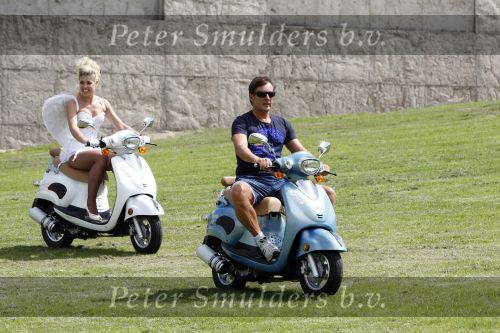 Spaarnwoude 4 augustus 2009
Persconferentie optreden Gerard Joling. Patricia Paay en Antje Monteiro waren ook aanwezig. Gerard kwam met 4 engeltjes op een scooter aanrijden.
Peter Smulders bv