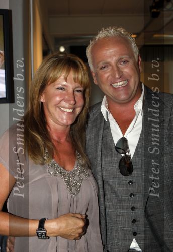 Bussim, 24 Augustus 2009
\'t Spant Perspresentatie RTL Winetrseizoen 2009/2010
Gordon met zijn ontslagen ex-manager Xenia Kasper
Foto Peter Smulders