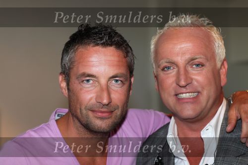 Bussim, 24 Augustus 2009
\'t Spant Perspresentatie RTL Winetrseizoen 2009/2010
Gordon met Mathias Scholten
Foto Peter Smulders