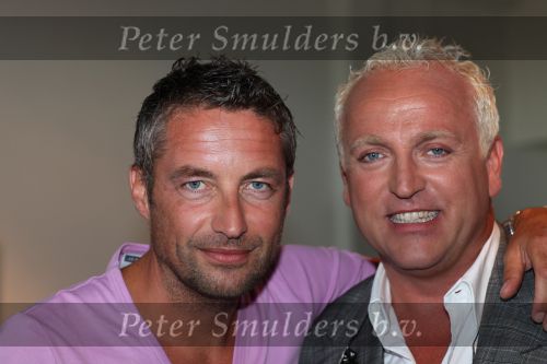 Bussim, 24 Augustus 2009
\'t Spant Perspresentatie RTL Winetrseizoen 2009/2010
Gordon met Mathias Scholten
Foto Peter Smulders