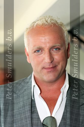 Bussim, 24 Augustus 2009
\'t Spant Perspresentatie RTL Winetrseizoen 2009/2010
Gordon
Foto Peter Smulders