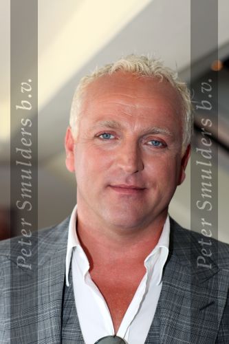 Bussim, 24 Augustus 2009
\'t Spant Perspresentatie RTL Winetrseizoen 2009/2010
Gordon
Foto Peter Smulders