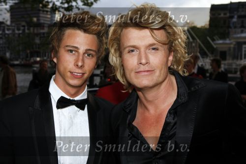 Amsterdam 13 september 2009
Premiere mamma mia in carre. Hans Klok met zijn vriend
Peter Smulders bv