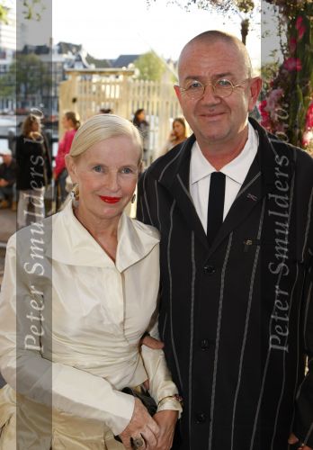 Amsterdam 13 september 2009
Premiere mamma mia in carre. Hans Liberg met vrouw
Peter Smulders bv