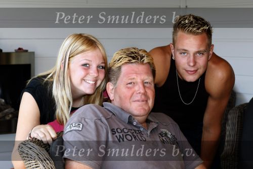 Westerland 22 augustus 2009
Hans Oldersma en zijn kinderen Maikel en Melissa. Hans was de man van dolly dot Ria Brieffies.
Peter Smulders bv
