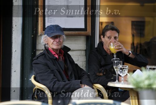 Amsterdam 3 september 2009
Harry Mulisch met vrouw op de pc hooftstraat.
Peter Smulders bv