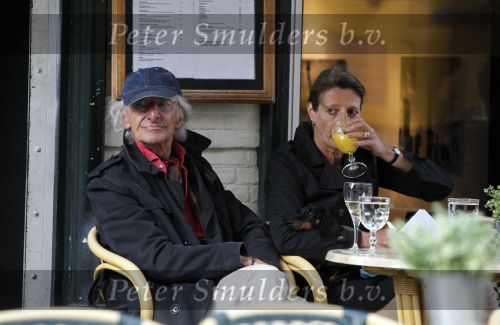 Amsterdam 3 september 2009
Harry Mulisch met vrouw op de pc hooftstraat.
Peter Smulders bv