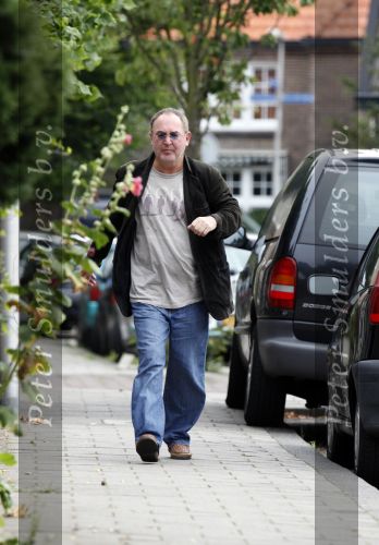Bussum 12 augustus 2009
 Harry Vermeegen gaat naar massage salon.
Peter Smulders bv