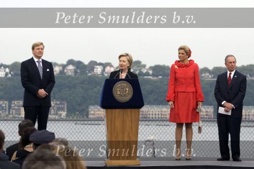 New York 8 september 2009
Prins Willem Alexander Prinses Maxima Michael Bloomberg (Burgemeester NY) en Hillary Clinton op vliegdekschip Intrepid. Welkomst ceremonieel van NYC 400.
Peter Smulders bv