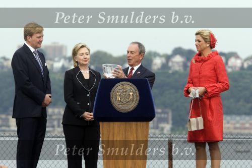 New York 8 september 2009
Prins Willem Alexander Prinses Maxima Michael Bloomberg (Burgemeester NY) en Hillary Clinton op vliegdekschip Intrepid. Welkomst ceremonieel van NYC 400.
Peter Smulders bv