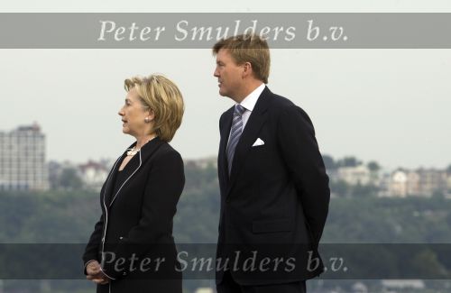 New York 8 september 2009
Prins Willem Alexander Prinses Maxima Michael Bloomberg (Burgemeester NY) en Hillary Clinton op vliegdekschip Intrepid. Welkomst ceremonieel van NYC 400.
Peter Smulders bv