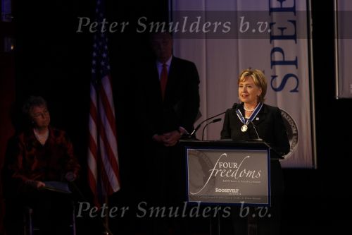 New York 11 september 2009
Prins Willem Alexander en prinses Maxima bij uitreiking Four freedom awards in het Waldorf Astoria hotel. Hillary Clinton krijgt de four freedoms award
Peter Smulders bv