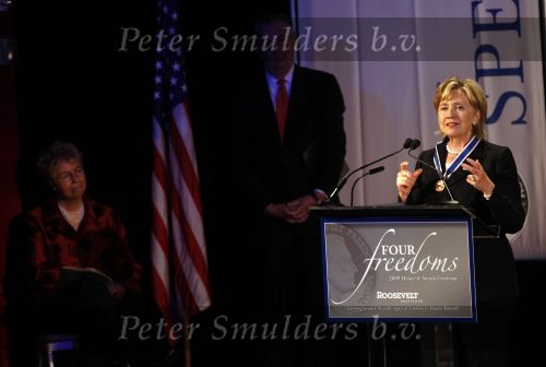 New York 11 september 2009
Prins Willem Alexander en prinses Maxima bij uitreiking Four freedom awards in het Waldorf Astoria hotel. Hillary Clinton krijgt de four freedoms award
Peter Smulders bv