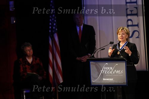 New York 11 september 2009
Prins Willem Alexander en prinses Maxima bij uitreiking Four freedom awards in het Waldorf Astoria hotel. Hillary Clinton krijgt de four freedoms award
Peter Smulders bv