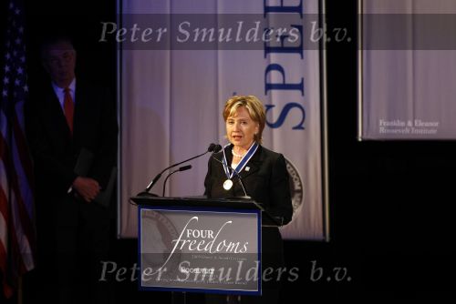 New York 11 september 2009
Prins Willem Alexander en prinses Maxima bij uitreiking Four freedom awards in het Waldorf Astoria hotel. Hillary Clinton krijgt de four freedoms award
Peter Smulders bv