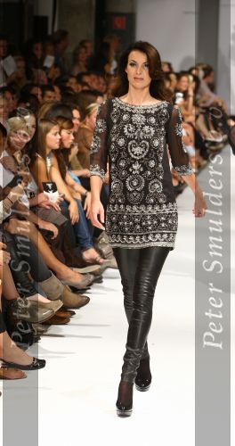Amsterdam, 7 September 2009
Modeshow van Raak
Irene v d Laar als mannequin
Foto Peter Smulders BV
