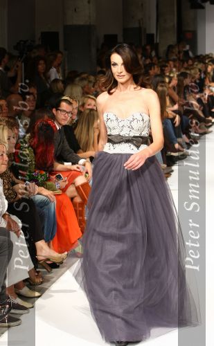 Amsterdam, 7 September 2009
Modeshow van Raak
Irene v d Laar als mannequin
Foto Peter Smulders BV