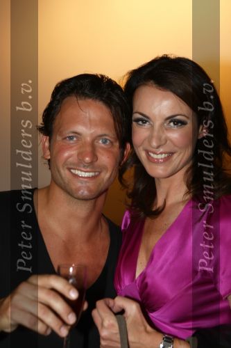 Amsterdam, 7 September 2009
Modeshow van Raak
Irene v d Laar met haar nieuwe vriend Serge de Warrimont
Foto Peter Smulders BV