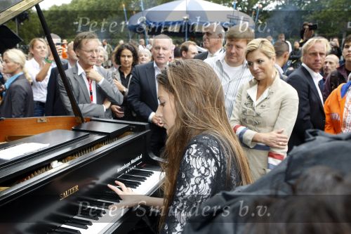 New York 12 september 2009
Prins Willem Alexander en prinses Maxima in New York voor NYC 400.
Vandaag bezochten ze Governors Island en de parade. iris Hond
Peter Smulders bv