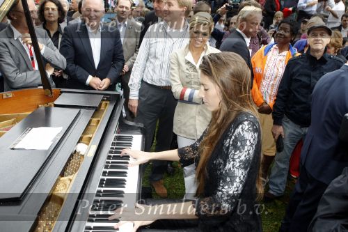 New York 12 september 2009
Prins Willem Alexander en prinses Maxima in New York voor NYC 400.
Vandaag bezochten ze Governors Island en de parade. iris Hond
Peter Smulders bv