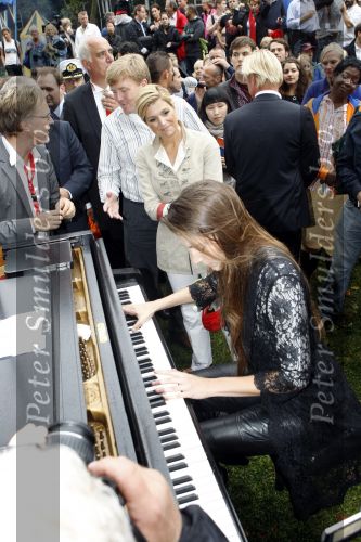 New York 12 september 2009
Prins Willem Alexander en prinses Maxima in New York voor NYC 400.
Vandaag bezochten ze Governors Island en de parade. iris Hond
Peter Smulders bv