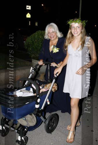 New York 5 september 2009
Trouwen prins Bernardo Guillermo en Eva Prinz in New York. moeder Eva met in de kinderwagen Isabel Guillermo
Peter Smulders bv