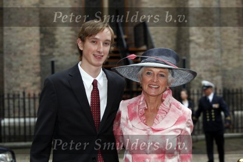 Den Haag 15 september 2009
Prinsjesdag op het binnenhof met alle hoedjes. Jacqueline Cramer met zoon
Peter Smulders bv