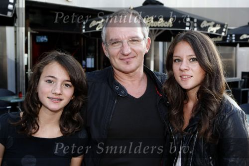Amsterdam 17 augustus 2009
Premiere Hannah Montana in pathe arena. Jeroen v Inkel met dochters en een vriendinnetje
Peter Smulders bv