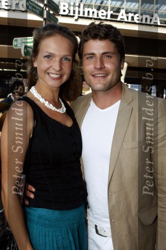 Amsterdam 17 augustus 2009
Premiere Hannah Montana in pathe arena. Koertjan de Bruijn met zijn vriendin Charlotte
Peter Smulders bv