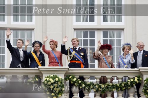 Den Haag 15 september 2009
Prinsjesdag op het binnenhof en de balkonscene op paleis Noordeinde met Koningin Beatrix Prinses Maxima Prins Willem Alexander Prins Constantijn Prinses Laurentien Prinses Margriet en Pieter v Vollenhoven
Peter Smulders bv