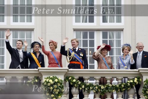 Den Haag 15 september 2009
Prinsjesdag op het binnenhof en de balkonscene op paleis Noordeinde met Koningin Beatrix Prinses Maxima Prins Willem Alexander Prins Constantijn Prinses Laurentien Prinses Margriet en Pieter v Vollenhoven
Peter Smulders bv