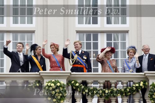 Den Haag 15 september 2009
Prinsjesdag op het binnenhof en de balkonscene op paleis Noordeinde met Koningin Beatrix Prinses Maxima Prins Willem Alexander Prins Constantijn Prinses Laurentien Prinses Margriet en Pieter v Vollenhoven
Peter Smulders bv