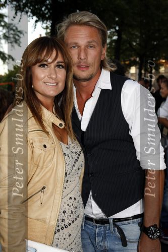 Den Haag 31 augustus 2009
Premiere het leven uit een dag in Pathe den haag. Laura vlasblom met man
Peter Smulders bv