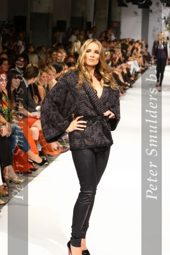 Amsterdam, 7 September 2009
Modeshow van Raak
Lieke v Lexmond als mannequin
Foto Peter Smulders BV