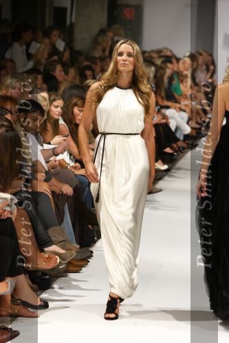 Amsterdam, 7 September 2009
Modeshow van Raak
Lieke v Lexmond als mannequin
Foto Peter Smulders BV